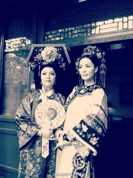 王菲开清宫穿越派对 举手投足贵妃范儿十足