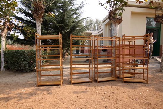 青青岛网友为即墨希望小学捐赠图书室