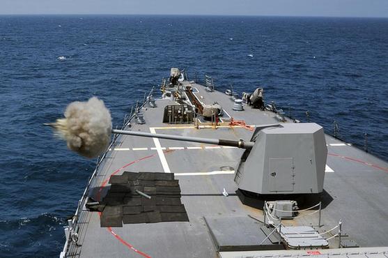 多艘美军战舰中国附近海域游弋 航母抵菲律宾