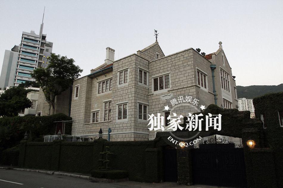 郭晶晶离京毫无“阔太”范 大婚将至霍启刚豪宅及婚礼现场曝光