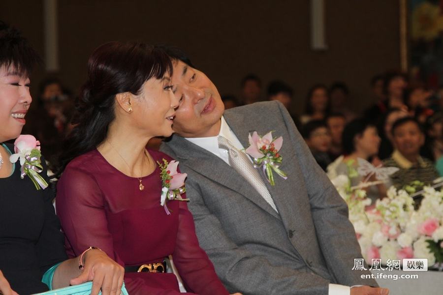 濮存昕25岁女儿濮方北京大婚 未进娱乐圈自己做老总