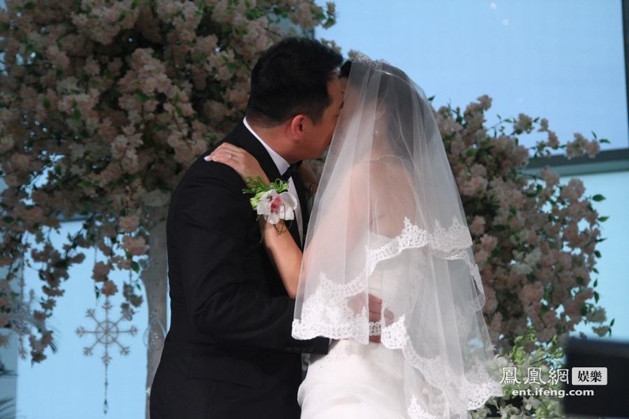 濮存昕25岁女儿濮方北京大婚 未进娱乐圈自己做老总