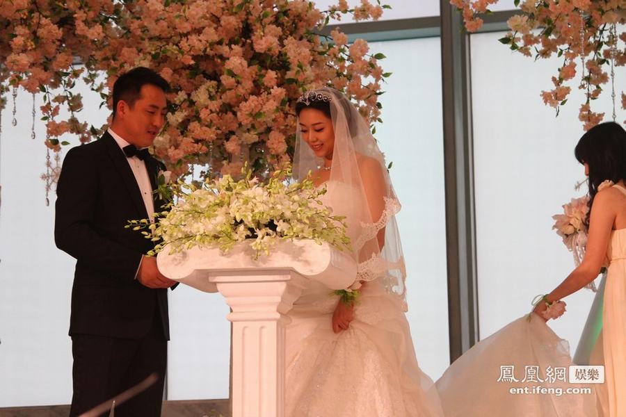 濮存昕25岁女儿濮方北京大婚 未进娱乐圈自己做老总