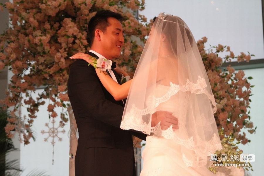 濮存昕25岁女儿濮方北京大婚 未进娱乐圈自己做老总