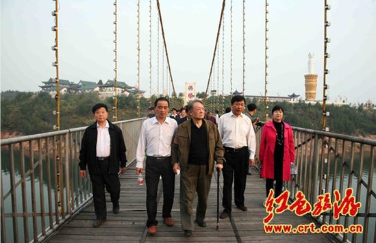 毛泽东侄子李实露面