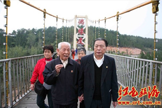 毛泽东侄子李实露面