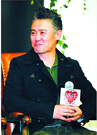 图揭明星与父母的关系 吴秀波母亲被送养老院难见儿子