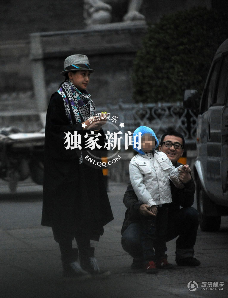 窦文涛与赵文卓两家出游 窦文涛四岁私生子疑曝光