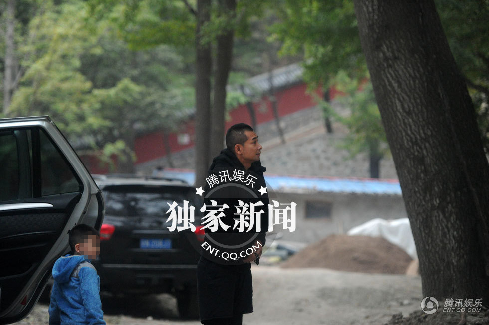 窦文涛与赵文卓两家出游 窦文涛四岁私生子疑曝光