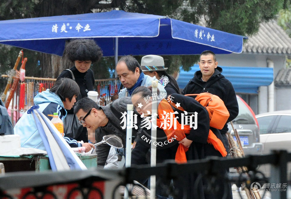 窦文涛与赵文卓两家出游 窦文涛四岁私生子疑曝光