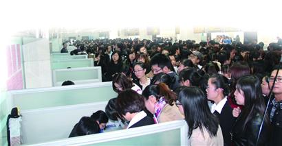 青岛50家单位组团赴大连抢人才 吸引4千硕博士