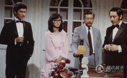 赵雅芝被老公搀扶恩爱亮相 破偷情遭家暴传闻