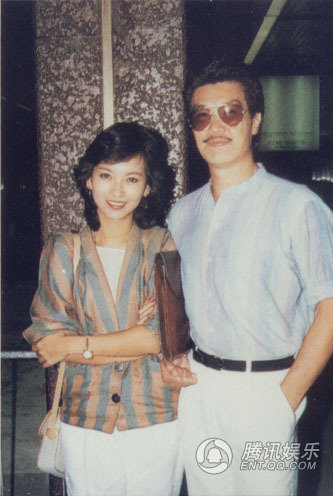 赵雅芝被老公搀扶恩爱亮相 破偷情遭家暴传闻