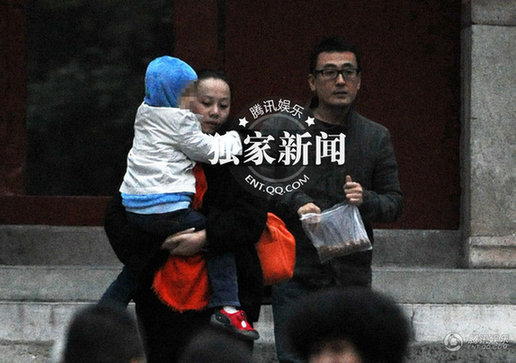 窦文涛与赵文卓两家出游 窦文涛四岁私生子疑曝光