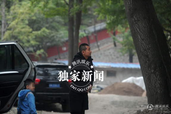 窦文涛与赵文卓两家出游 窦文涛四岁私生子疑曝光