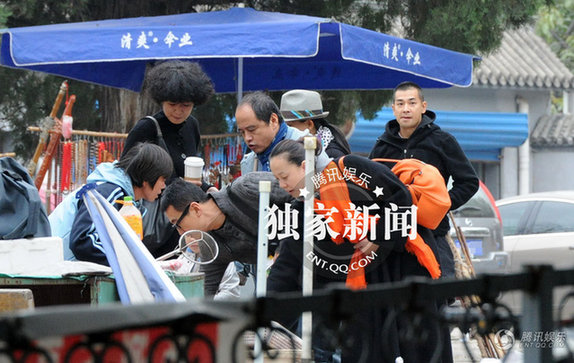 窦文涛与赵文卓两家出游 窦文涛四岁私生子疑曝光