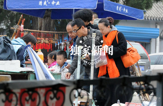 窦文涛与赵文卓两家出游 窦文涛四岁私生子疑曝光