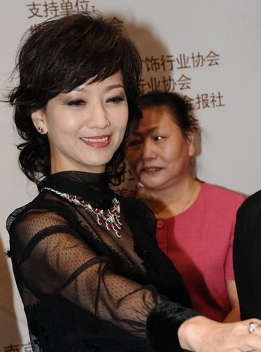 图揭被岁月糟蹋了的女星