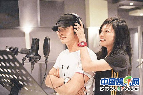 黄晓明自曝与赵薇约婚 遇车祸受重伤遭女友抛弃