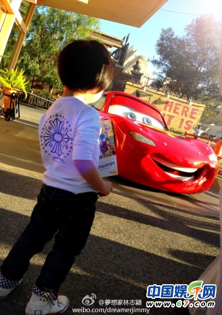 独家：林志颖晒儿子跳骑马舞 小Kimi动作超酷(图)