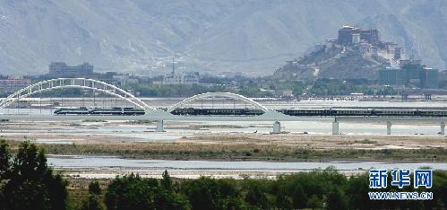 (迎接十八大·科学发展 成就辉煌)(7)十年建设:循序渐进 奠稳基石