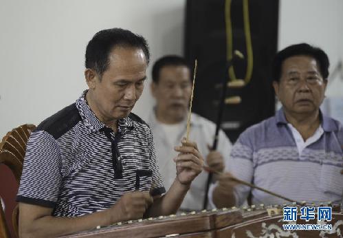 （走基层·迎接十八大·图文互动）（2）广东潮州：老祠堂变民间文化新“殿堂”