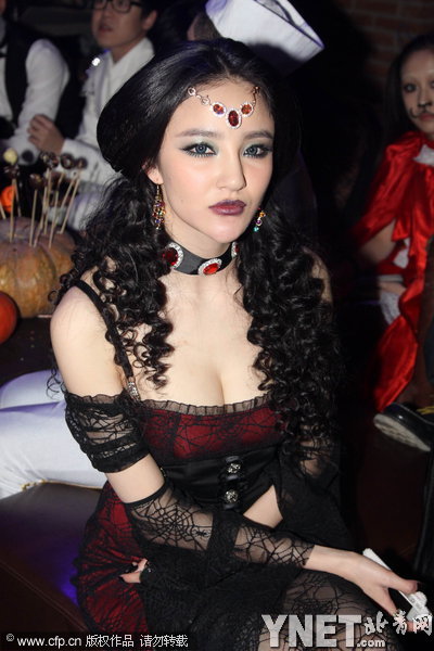 万圣节派对群魔乱舞 刘雨欣秀豪乳蓝燕搔首弄姿