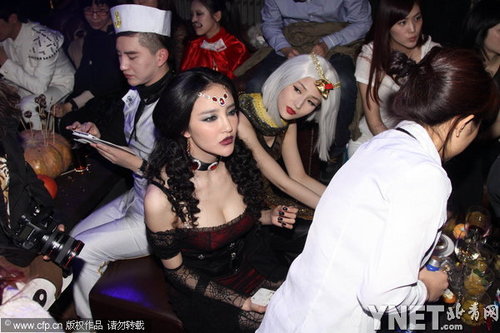 万圣节派对群魔乱舞 刘雨欣秀豪乳蓝燕搔首弄姿