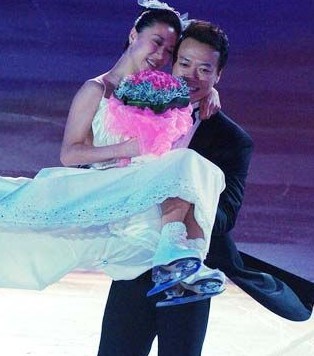 明星另类求婚：谢霆锋荒岛逼婚 彭坦骑白马感动春晓