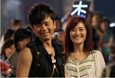 明星另类求婚：谢霆锋荒岛逼婚 彭坦骑白马感动春晓