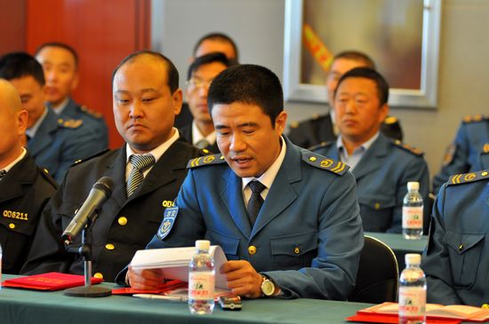 公交节油状元揭秘20年省油经：重在细节