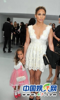 时装周小超模萌翻众人