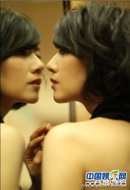 高圆圆海量街拍穿搭私照 网友：太有范儿了！