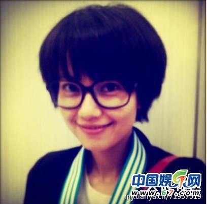 高圆圆海量街拍穿搭私照 网友：太有范儿了！