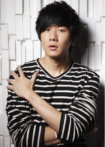 曝大牌明星糗事：张家辉被范冰冰捆绑当场尿裤子