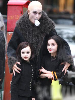 波姬小丝和孩子