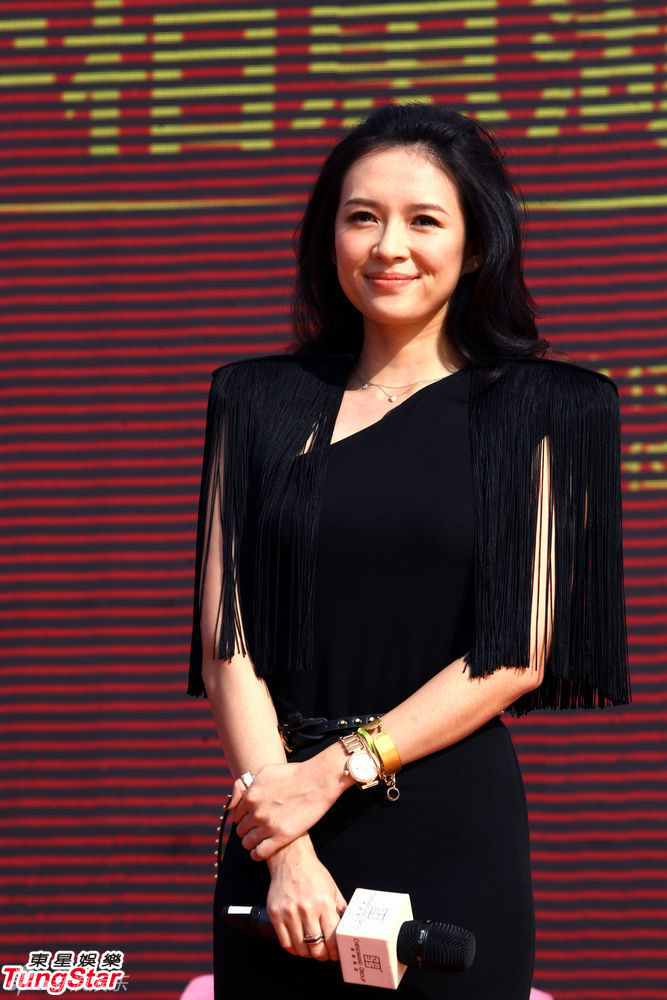 章子怡现身广西参加活动