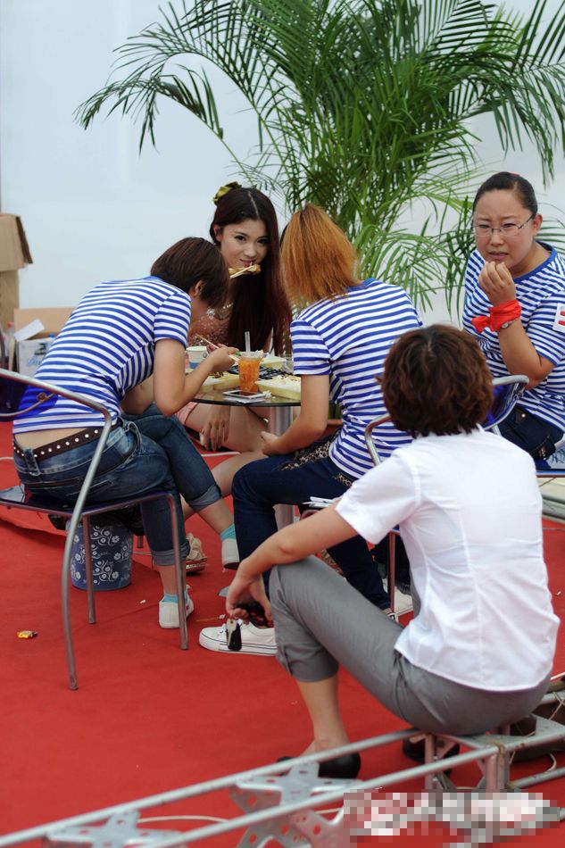 女学生用身体赚钱的辛酸与无奈