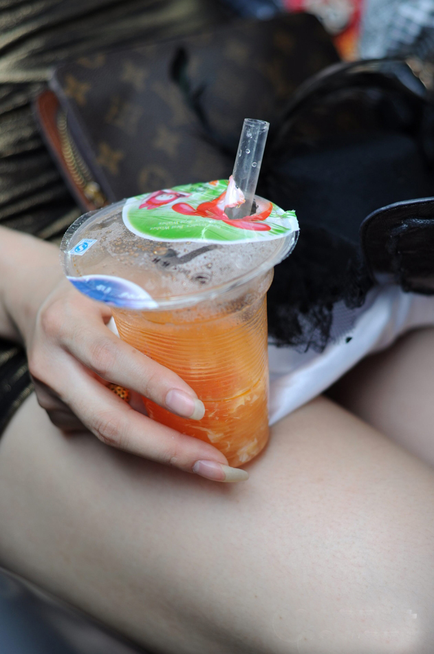 女学生用身体赚钱的辛酸与无奈