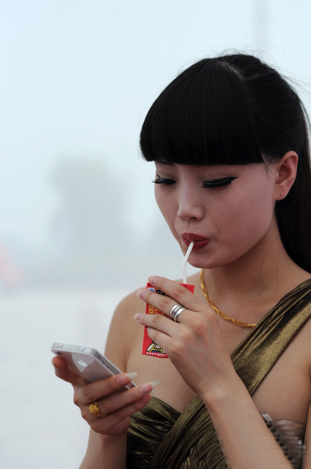 女学生用身体赚钱的辛酸与无奈