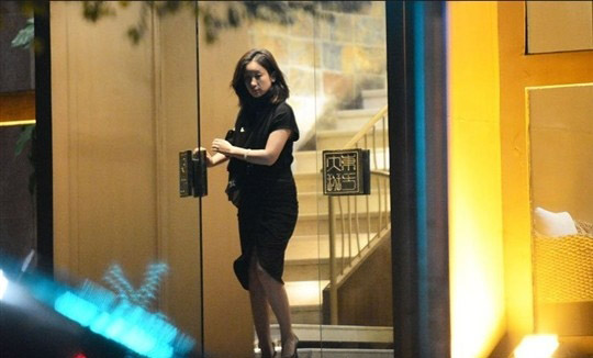 揭秘中戏校花女星富商情缘