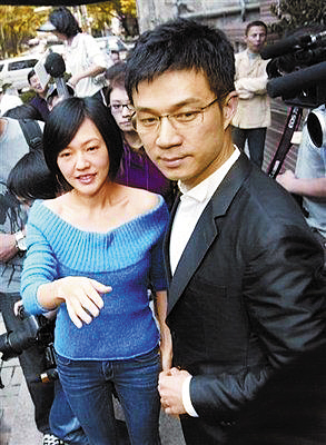 残忍的明星家暴 太惨了！