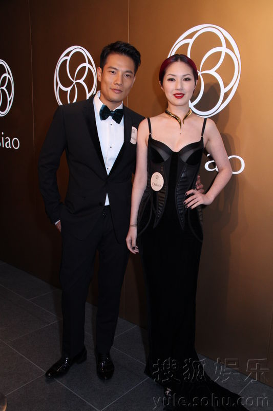 杨千嬅携丁子高同亮相