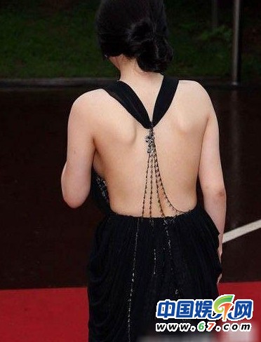 盘点韩星走红毯敢露瞬间 那两片布能遮住啥