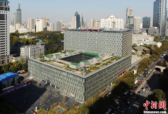 南京鼓楼医院新楼带停机坪 网友称不如降药费