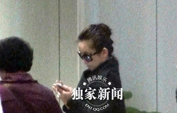 秦海璐带父母回京 疑似商讨婚姻大事