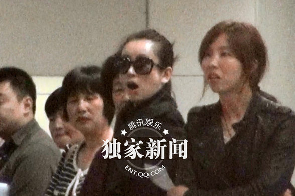 秦海璐带父母回京 疑似商讨婚姻大事