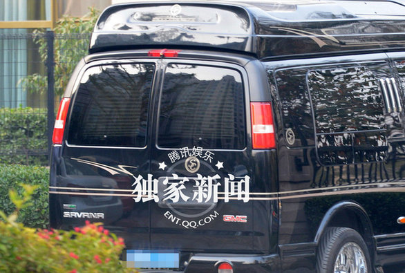 秦海璐带父母回京 疑似商讨婚姻大事