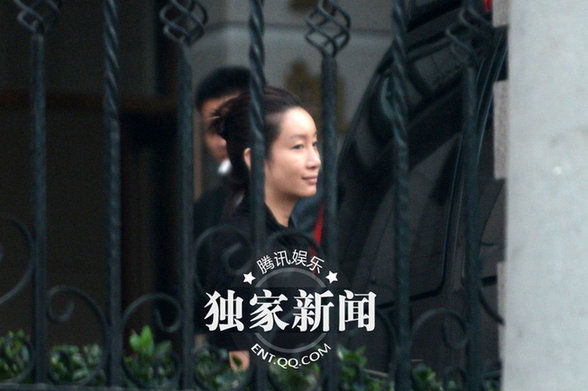 秦海璐带父母回京 疑似商讨婚姻大事