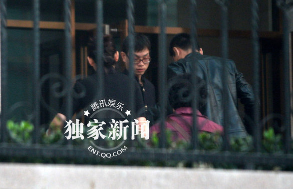 秦海璐带父母回京 疑似商讨婚姻大事